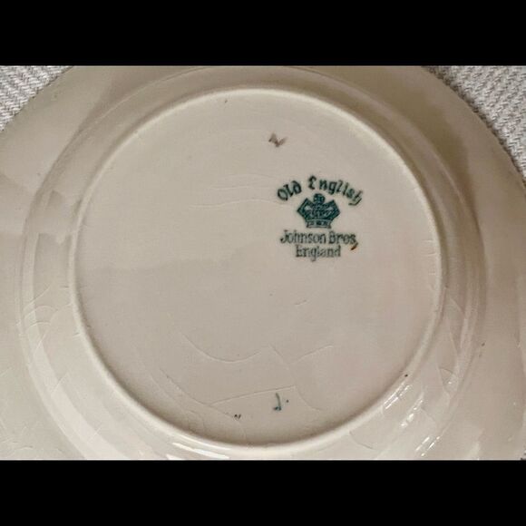 6 Vintage Johnson Bros Old English Rimmed Soup Bowls 8" × 1 - 1/4" Deep. - Picture 10 of 12